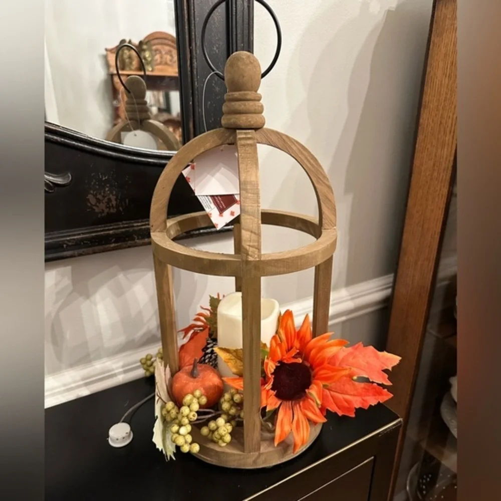 NWT Fall Lantern Décor – Wooden Lantern with Floral Ring & Candle